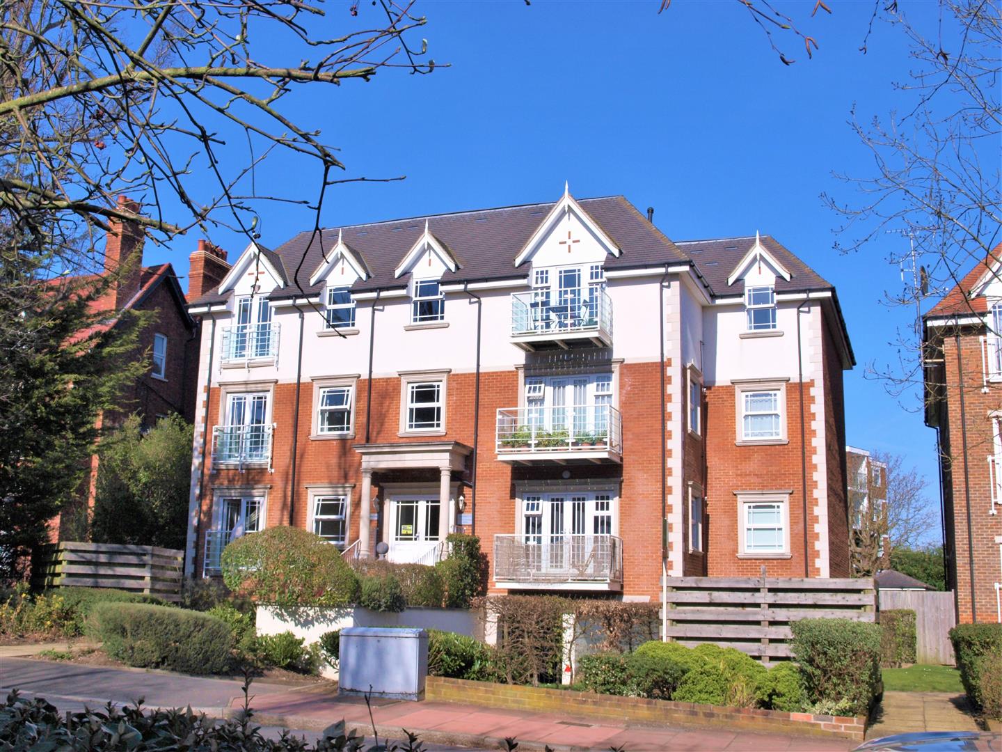 West Lodge, Beckenham Grove, Shortlands, BR2